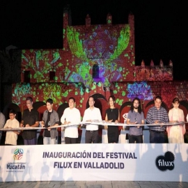 Familias de Valladolid comienzan a disfrutar del Festival Internacional de las Luces 2022
