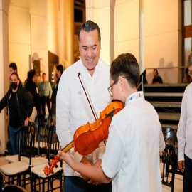 Con la presentación de la Orquesta Infantil y Juvenil del Ayuntamiento, el Alcalde Renán Barrera cumple su compromiso de fomentar la cultura de paz a través de la enseñanza musical