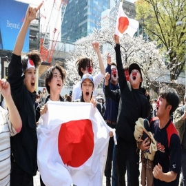 Los japoneses toman lecciones de sonrisa tras 3 años de cambio de hábitos con la máscara COVID