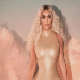 Kim Kardashian presumió su escultural figura en Los Cabos