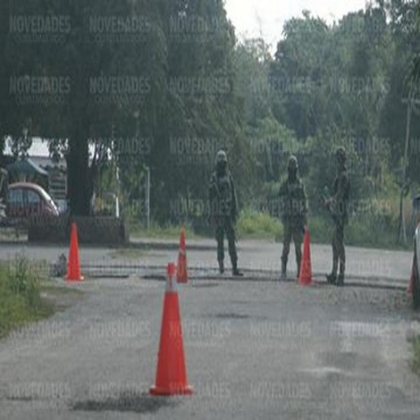 Chetumal: Hallan 'equipo táctico' en la carretera vía Mérida